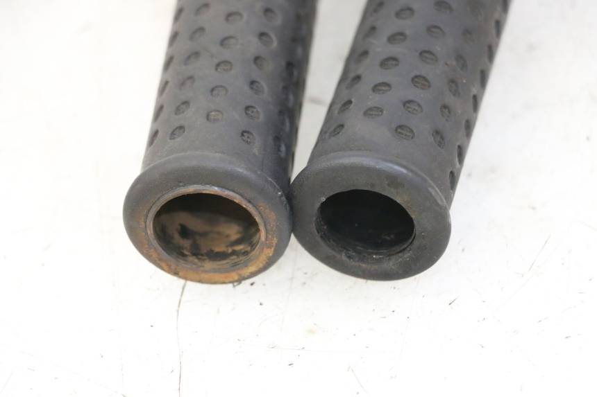 photo de POIGNEE ACCELERATEUR PIAGGIO VESPA GRANTURISMO 200 (2004 - 2005) - Vue d’ensemble