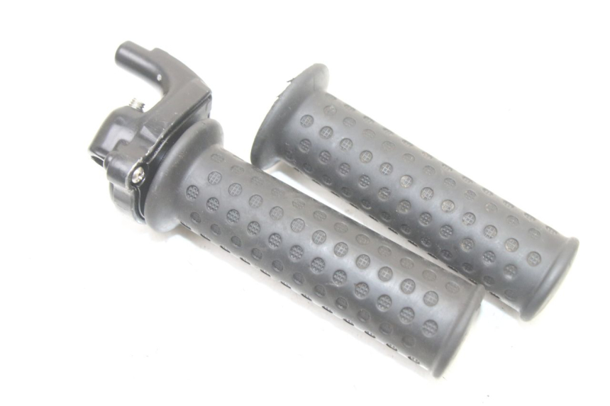 photo de POIGNEE ACCELERATEUR PIAGGIO ZIP 2T 50 (2009 - 2019) - Détail de la pièce