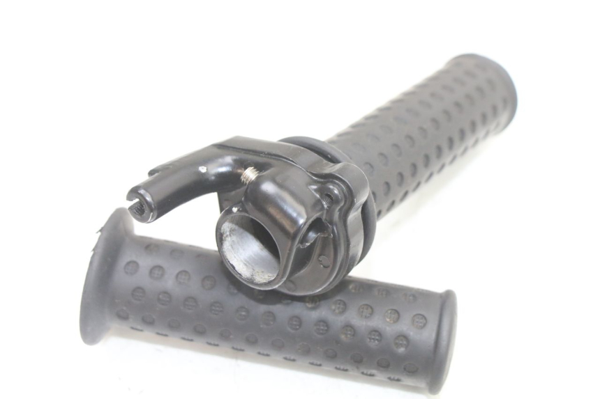 photo de POIGNEE ACCELERATEUR PIAGGIO ZIP 2T 50 (2009 - 2019) - Zoom état d’usage