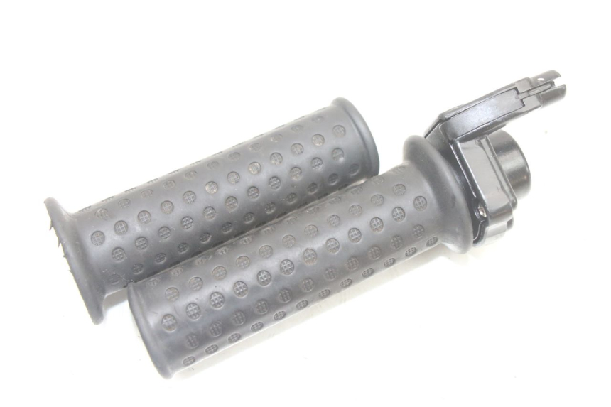 photo de POIGNEE ACCELERATEUR PIAGGIO ZIP 2T 50 (2009 - 2019) - Autre angle de vue