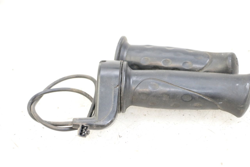 photo de POIGNEE ACCELERATEUR DOLPHIN PYGMY 1 (2020 - 2024) - Détail de la pièce