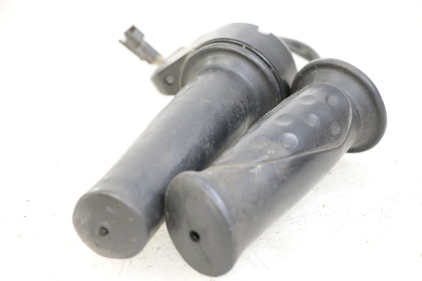 photo de POIGNEE ACCELERATEUR DOLPHIN PYGMY 1 (2020 - 2024) - Autre angle de vue