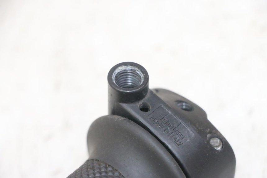 photo de POIGNEE ACCELERATEUR APRILIA RALLY AC 50 (1995 - 2004) - Autre angle de vue