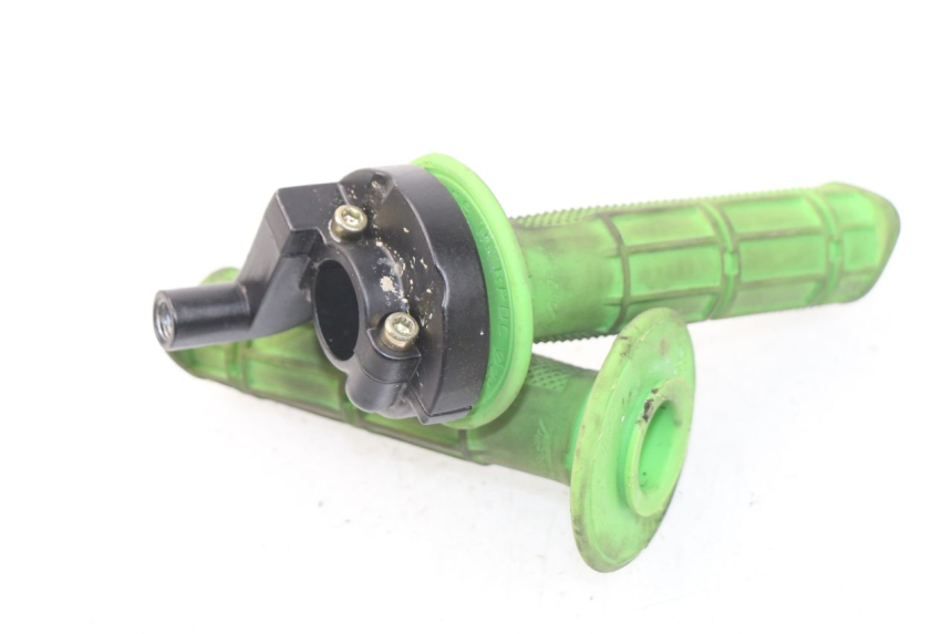 photo de POIGNEE ACCELERATEUR APOLLO RFZ 150 - Détail de la pièce