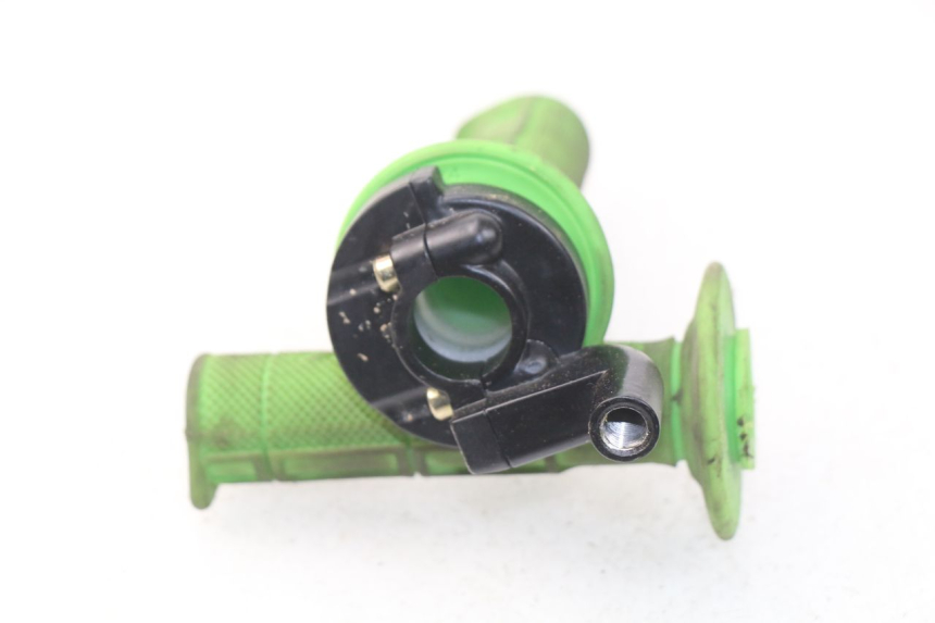 photo de POIGNEE ACCELERATEUR APOLLO RFZ 150 - Zoom état d’usage