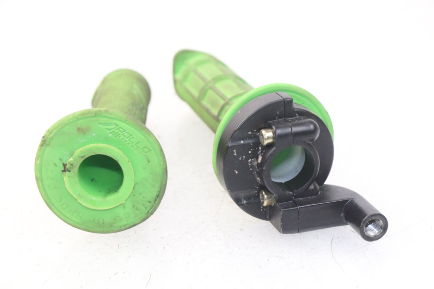 photo de POIGNEE ACCELERATEUR APOLLO RFZ 150 - Autre angle de vue