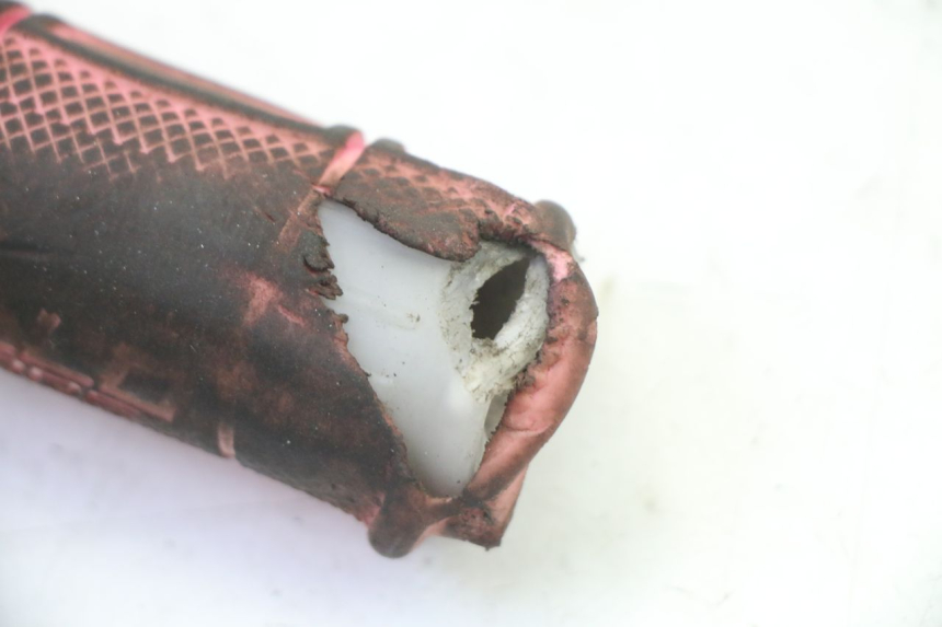 photo de POIGNEE ACCELERATEUR APOLLO RFZ 150 - Points de fixation