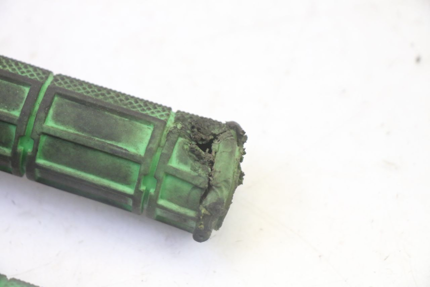 photo de POIGNEE ACCELERATEUR APOLLO RFZ 125 - Points de fixation