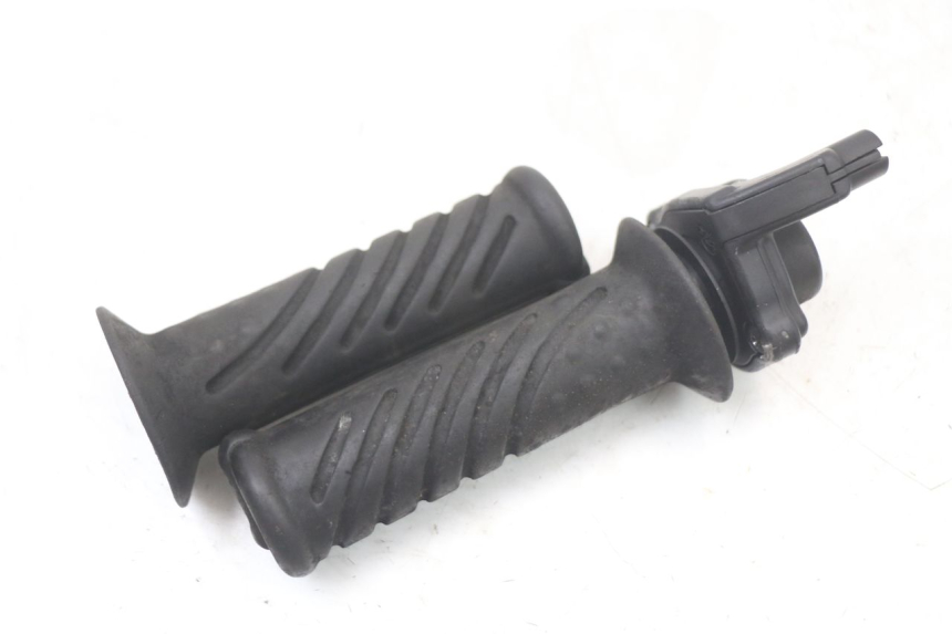 photo de POIGNEE ACCELERATEUR GILERA RUNNER LC 50 (1997 - 1998) - Autre angle de vue