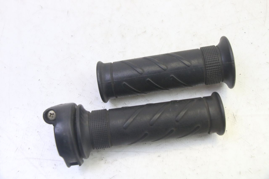 photo de POIGNEE ACCELERATEUR DAELIM S1 125 (2007 - 2016) - Vue principale