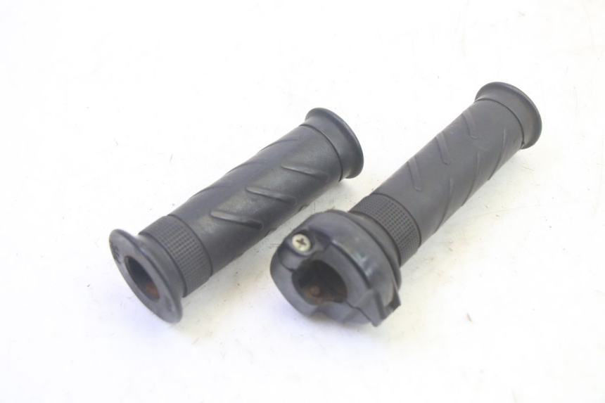 photo de POIGNEE ACCELERATEUR DAELIM S1 125 (2007 - 2016) - Détail de la pièce