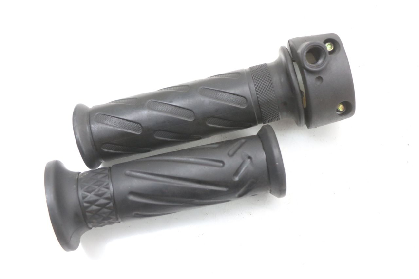 photo de POIGNEE ACCELERATEUR JM MOTORS SANTANA 50 (2014 - 2023) - Gros plan technique