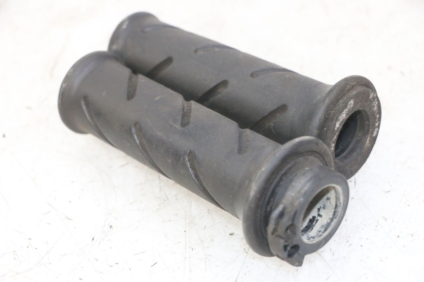 photo de POIGNEE ACCELERATEUR PEUGEOT SATELIS 125 (2013 - 2018) - Vue principale