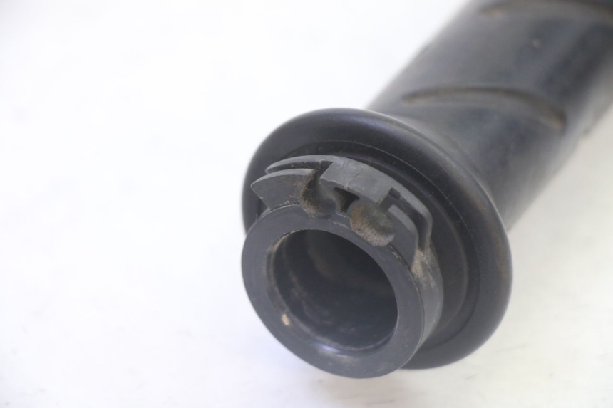 photo de POIGNEE ACCELERATEUR PEUGEOT SATELIS 125 (2010 - 2012) - Zoom état d’usage