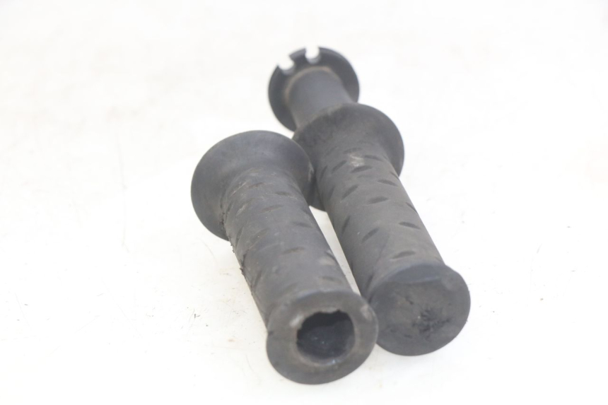 photo de POIGNEE ACCELERATEUR APRILIA SCARABEO LIGHT 125 (2007 - 2011) - Détail de la pièce