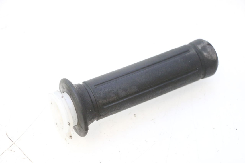 photo de POIGNEE ACCELERATEUR HONDA SCV LEAD 100 (2003 - 2007) - Détail de la pièce