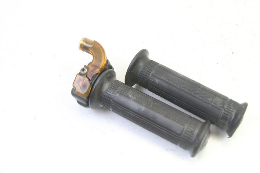 photo de POIGNEE ACCELERATEUR DERBI SENDA SM DRD 50 (2008 - 2013) - Zoom état d’usage