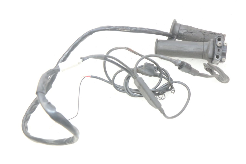 photo de POIGNEE ACCELERATEUR SUZUKI SIXTEEN 125 (2008 - 2010) - Détail de la pièce