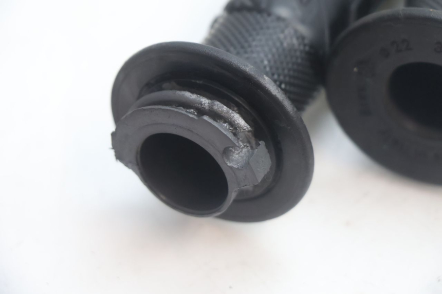 photo de POIGNEE ACCELERATEUR YAMAHA SLIDER 50 (1999 - 2004) - Zoom état d’usage
