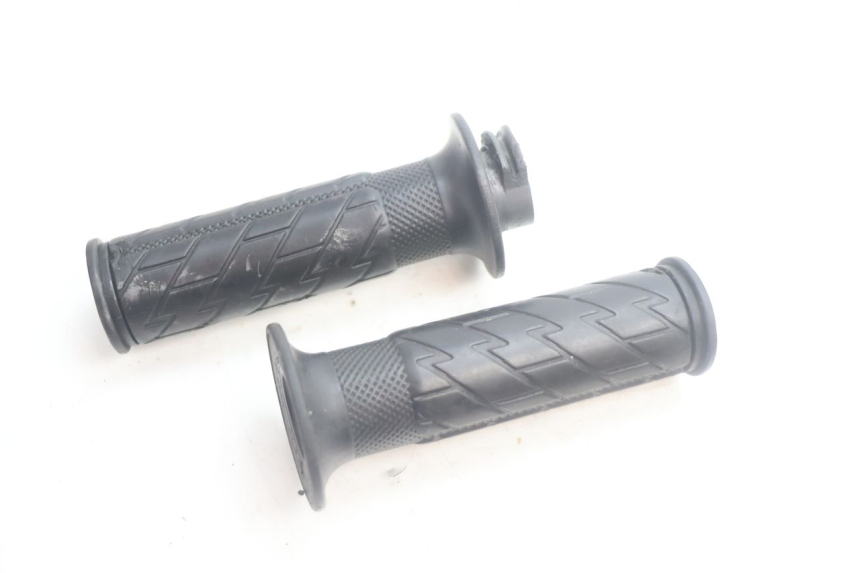 photo de POIGNEE ACCELERATEUR YAMAHA SLIDER 50 (1999 - 2004) - Autre angle de vue