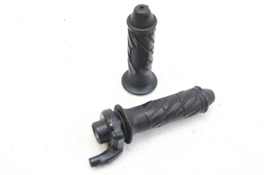 photo de POIGNEE ACCELERATEUR APRILIA SR 2T 50 (2012 - 2017) - Détail de la pièce