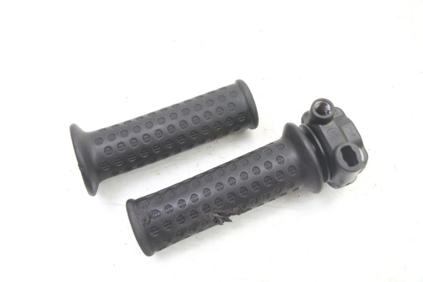 photo de POIGNEE ACCELERATEUR APRILIA SR 2T 50 (2018 - 2022) - Autre angle de vue