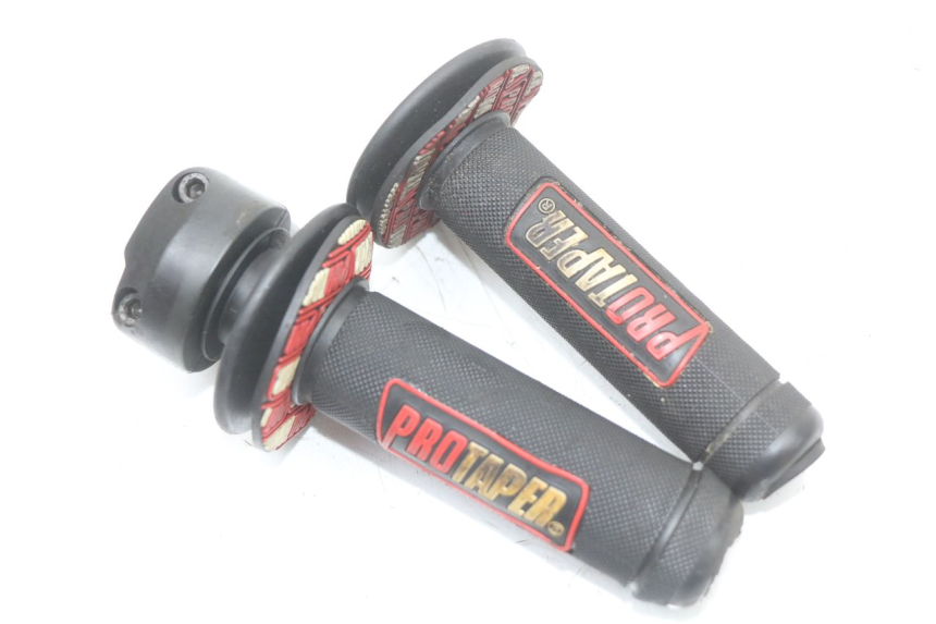 photo de POIGNEE ACCELERATEUR APRILIA SR CARB LC 2T 50 (2004 - 2012) - Zoom état d’usage