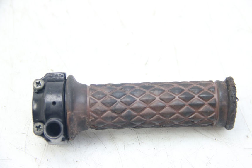 photo de POIGNEE ACCELERATEUR YAMAHA SR 125 (1982 - 2003) - Zoom état d’usage