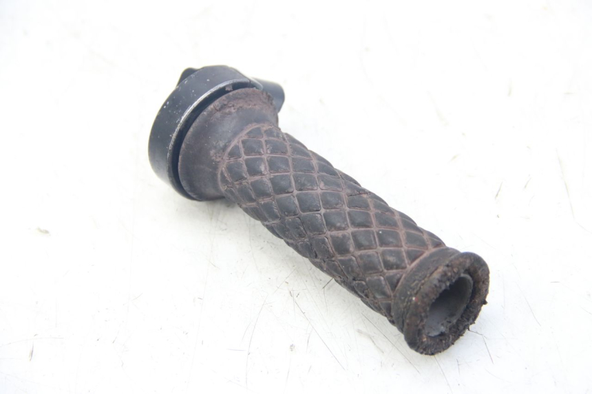 photo de POIGNEE ACCELERATEUR YAMAHA SR 125 (1982 - 2003) - Autre angle de vue