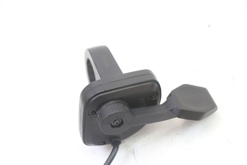 photo de POIGNEE ACCELERATEUR NAMI STELLAR 1 - Autre angle de vue