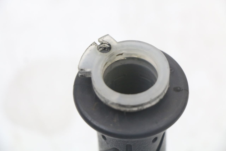 photo de POIGNEE ACCELERATEUR KYMCO SUPER 8 125 (2008 - 2015) - Autre angle de vue