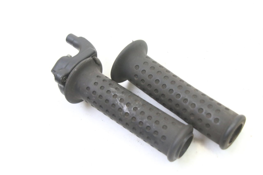 photo de POIGNEE ACCELERATEUR PIAGGIO SUPER LX 125 (2000 - 2003) - Détail de la pièce