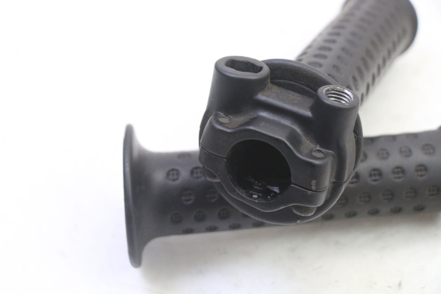 photo de POIGNEE ACCELERATEUR APRILIA SXR 50 (2021 - 2023) - Zoom état d’usage