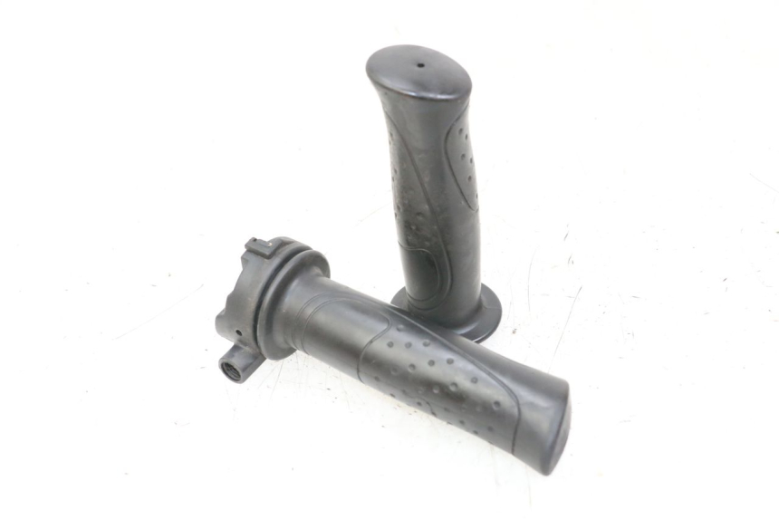 photo de POIGNEE ACCELERATEUR SYM ORBIT 2 4T 50 (2018 - 2022) - Vue principale