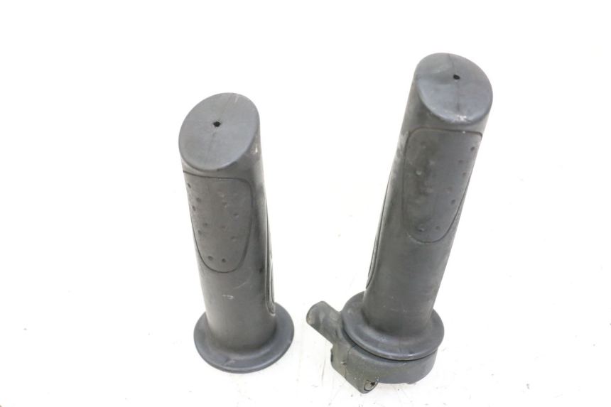 photo de POIGNEE ACCELERATEUR SYM ORBIT 2 4T 50 (2008 - 2017) - Autre angle de vue