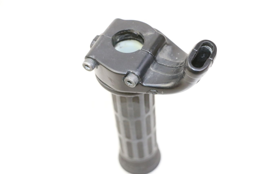 photo de POIGNEE ACCELERATEUR YAMAHA TDM ABS 900 (2002 - 2014) - Zoom état d’usage