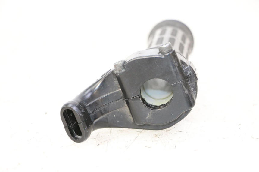 photo de POIGNEE ACCELERATEUR YAMAHA TDM ABS 900 (2002 - 2014) - Autre angle de vue