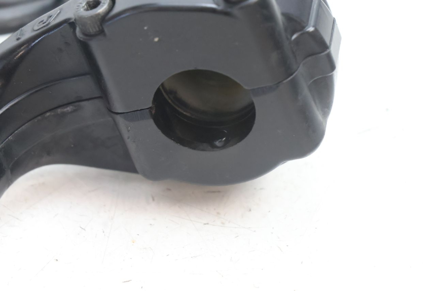 photo de POIGNEE ACCELERATEUR YAMAHA TDM ABS 900 (2002 - 2014) - Vue d’ensemble