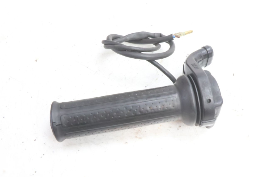 photo de POIGNEE ACCELERATEUR YAMAHA TDM ABS 900 (2002 - 2014) - État de surface