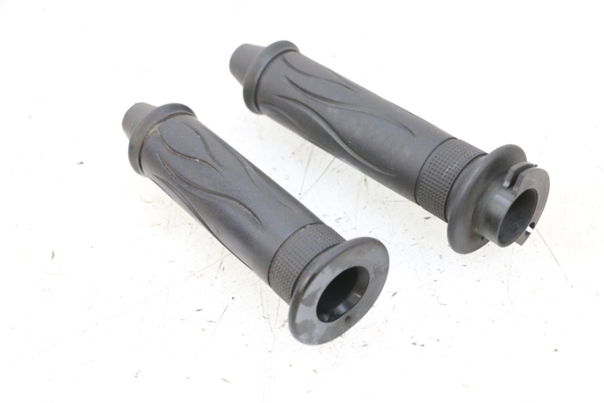 photo de POIGNEE ACCELERATEUR NECO TEMPO 4T 50 (2022 - 2026) - Gros plan technique