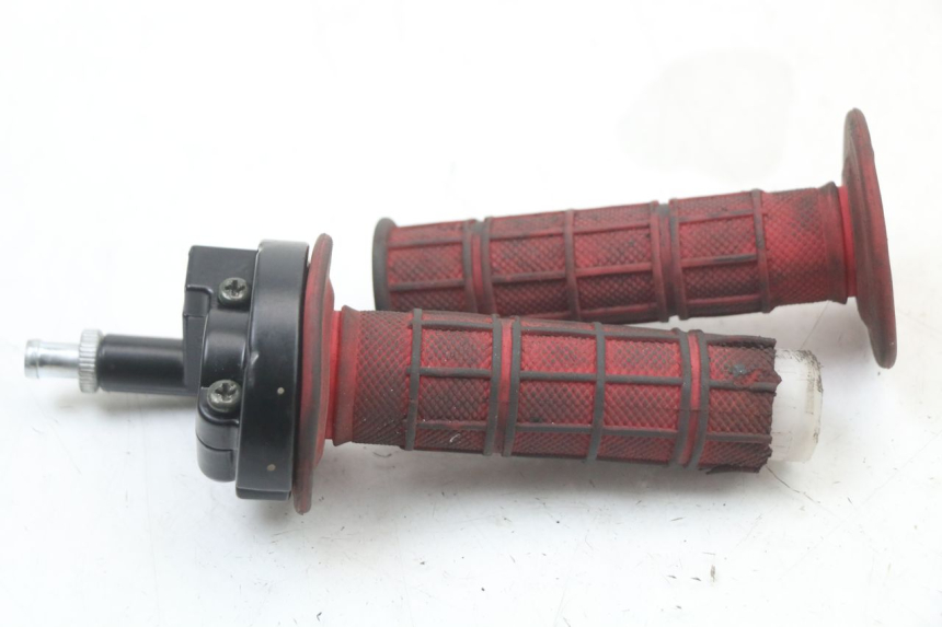 photo de POIGNEE ACCELERATEUR NITRO MOTORS THUNDER 125 - Zoom état d’usage