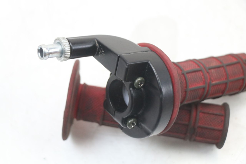 photo de POIGNEE ACCELERATEUR NITRO MOTORS THUNDER 125 - Autre angle de vue