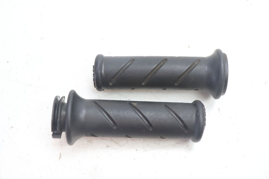 photo de POIGNEE ACCELERATEUR PEUGEOT TREKKER TKR 50 (2005 - 2014) - Vue principale