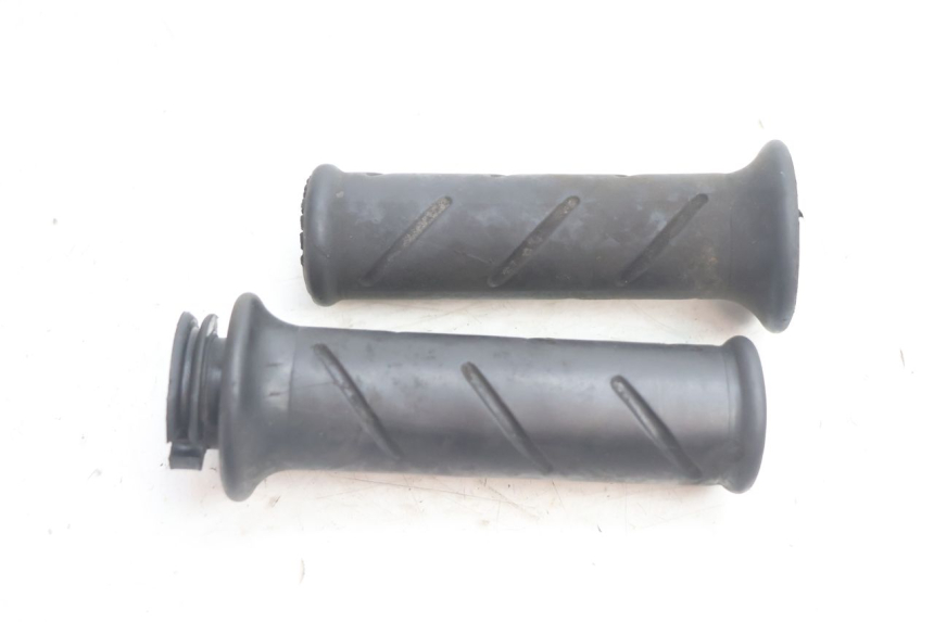 photo de POIGNEE ACCELERATEUR PEUGEOT TREKKER 50 (1995 - 2004) - Vue principale