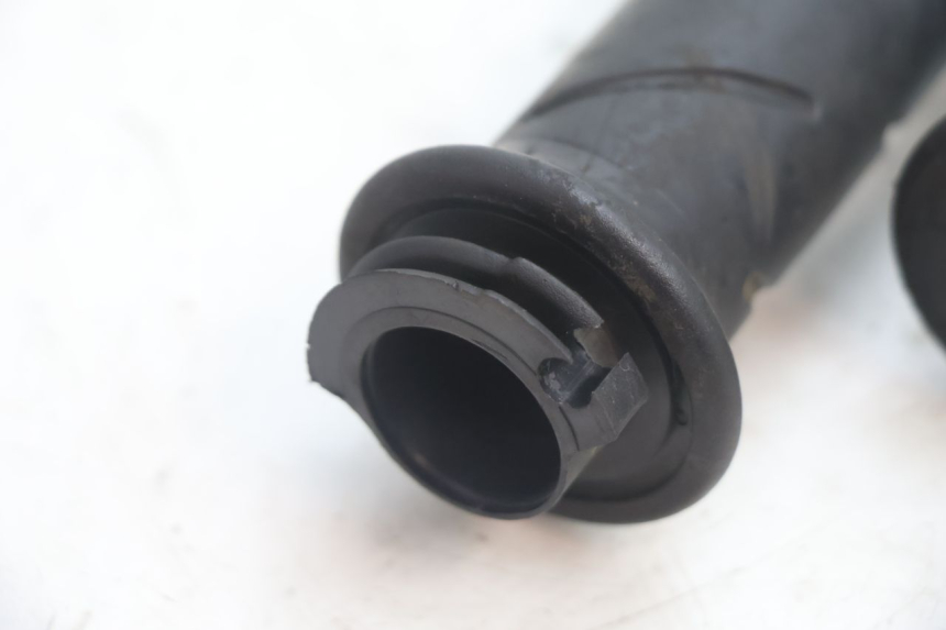 photo de POIGNEE ACCELERATEUR PEUGEOT TREKKER 50 (1995 - 2004) - Zoom état d’usage