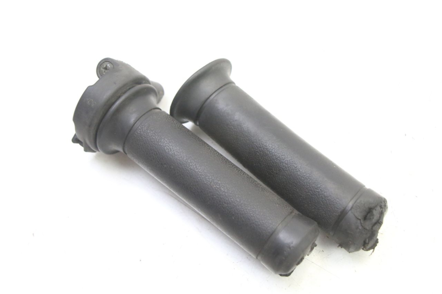 photo de POIGNEE ACCELERATEUR PEUGEOT TWEET 4T 50 (2014 - 2019) - Zoom état d’usage