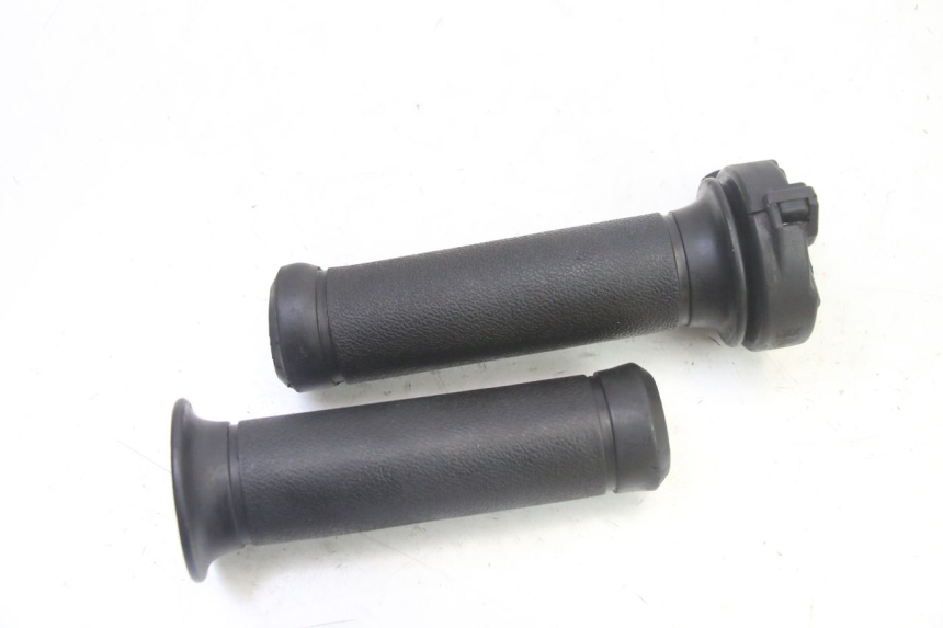 photo de POIGNEE ACCELERATEUR PEUGEOT TWEET 4T 50 (2018 - 2022) - Autre angle de vue