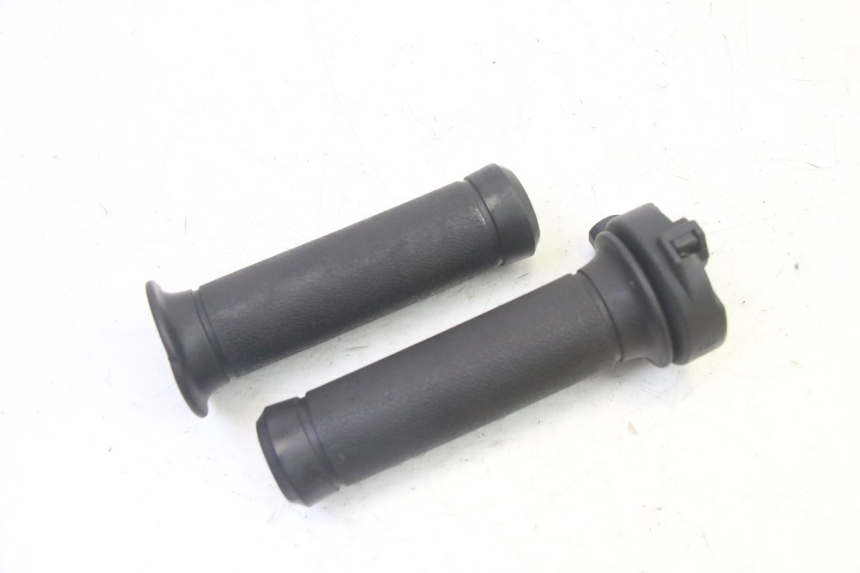 photo de POIGNEE ACCELERATEUR PEUGEOT TWEET PRO EFI 4T 50 (2021 - 2022) - Zoom état d’usage