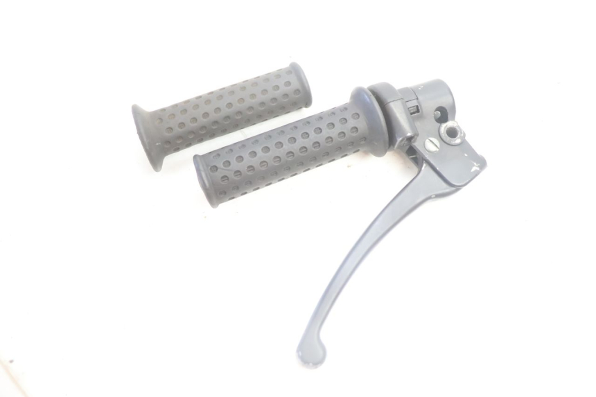 photo de POIGNEE ACCELERATEUR PIAGGIO TYPHOON 50 (1993 - 1999) - Autre angle de vue