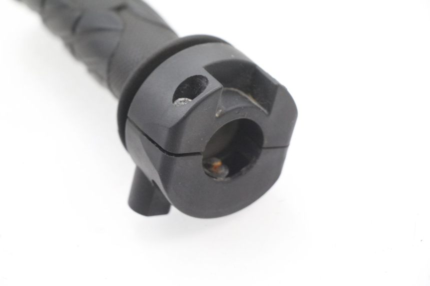 photo de POIGNEE ACCELERATEUR REVATTO URBA GT 125 (2007 - 2017) - Zoom état d’usage